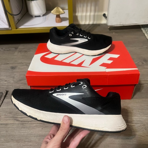 Brooks Women’s Range Black White 1203361B048 - Picture 4 of 6